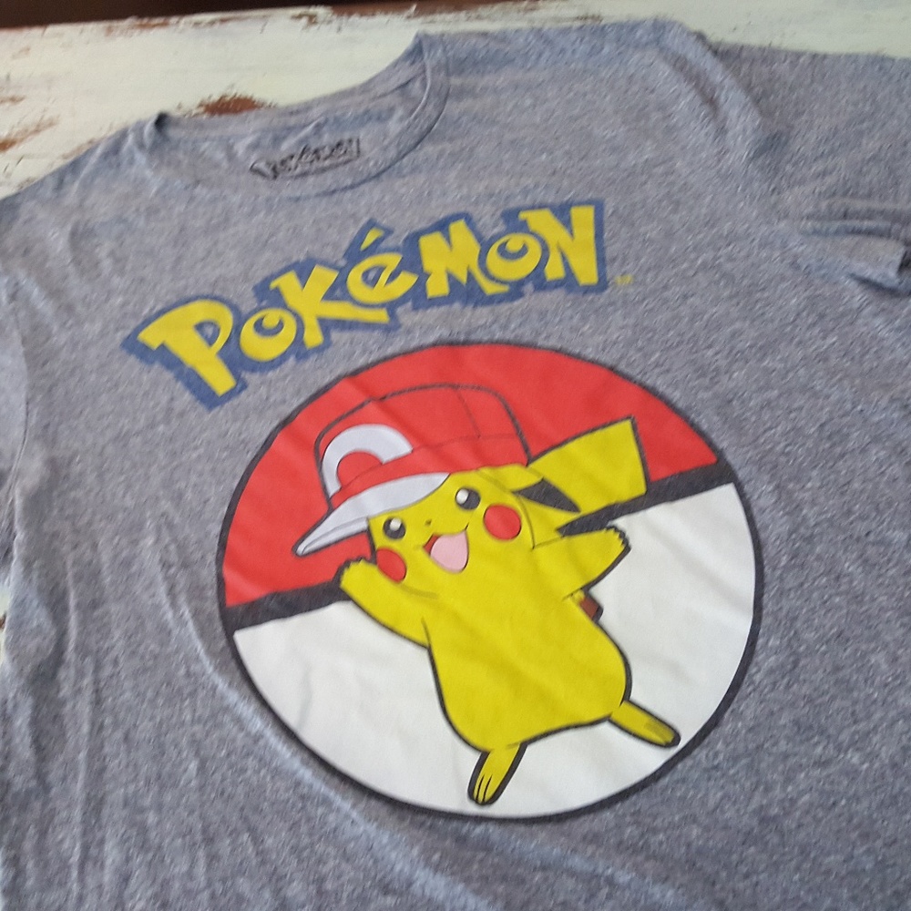 Pokemon Pikachu Large Official T-Shirt Ball